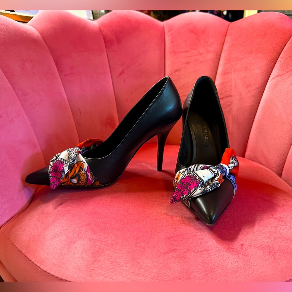 Versace Black Pumps With Scarf Bow Detail Size 37